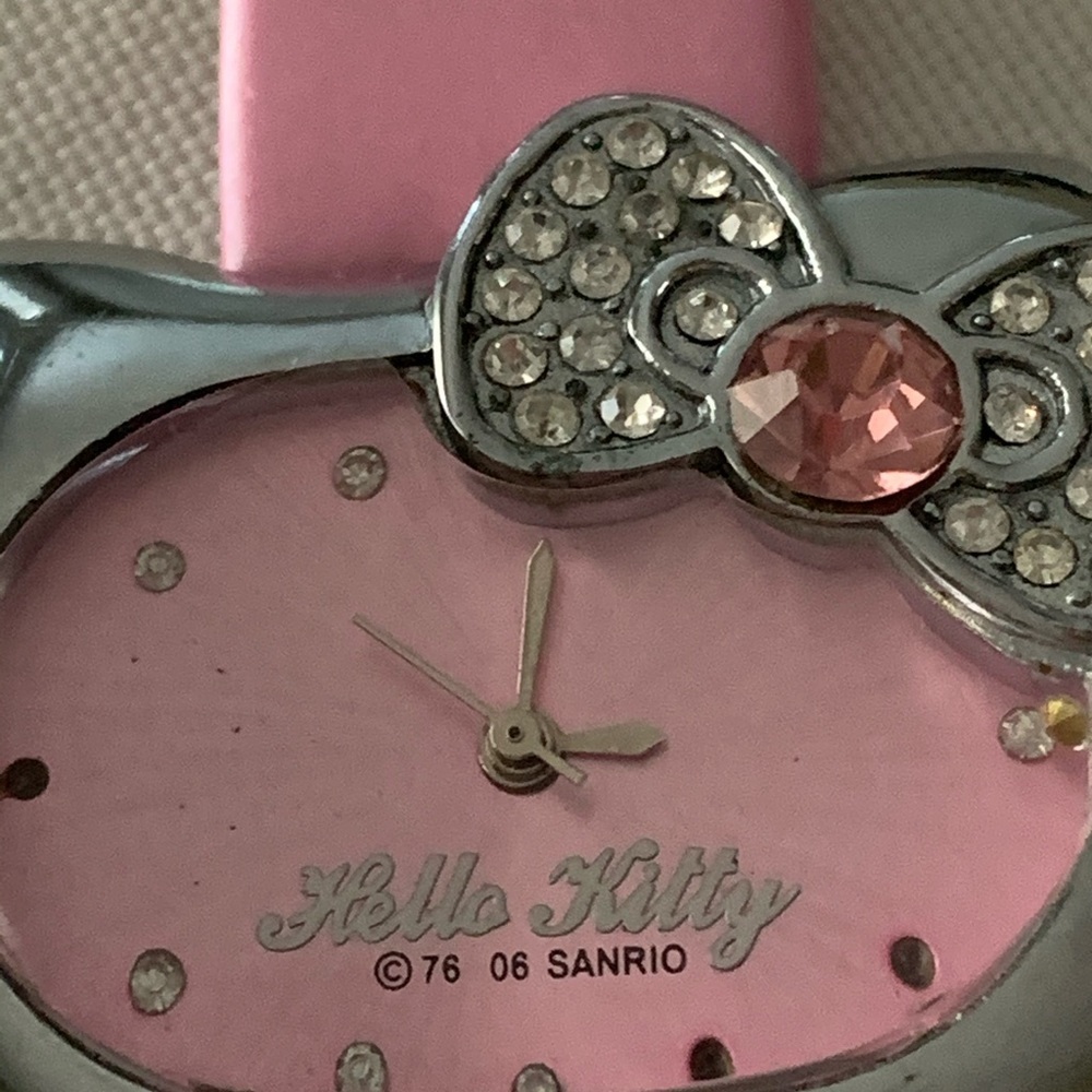 Hello Kitty Sanrio woman’s wrist watch